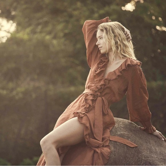 Doen NADIA DRESS - only work once 🤍 sold out size online. Gift box included. - Picture 1 of 10